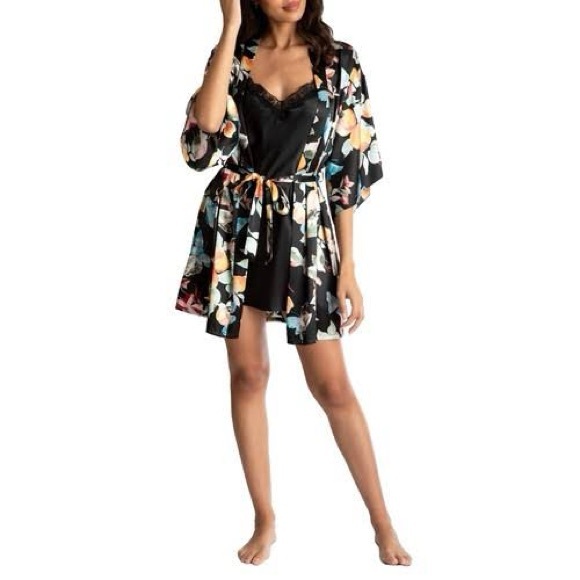 Satin Robe/Kimono - Picture 1 of 3